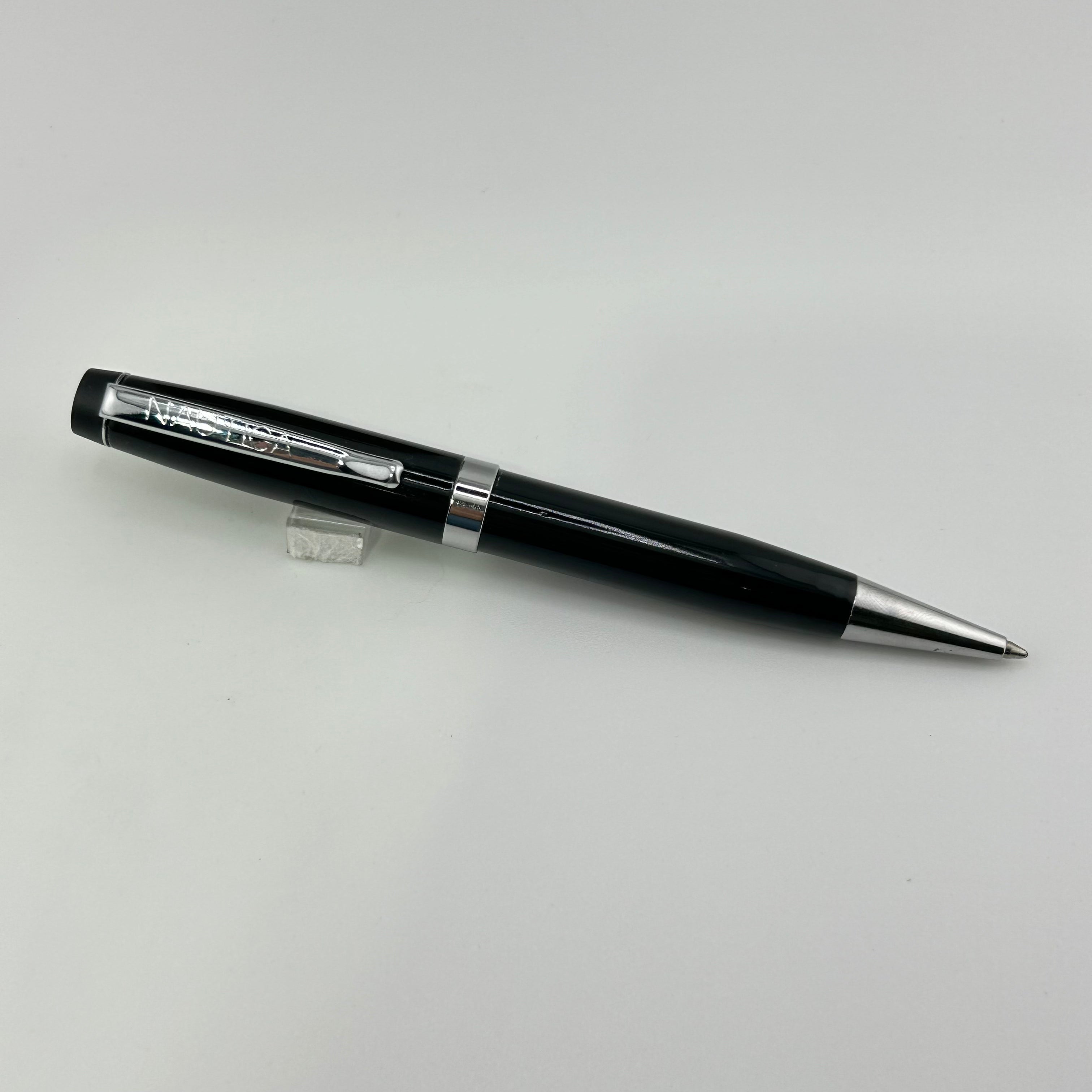 Nautica Pen Set of 5 ball Pens