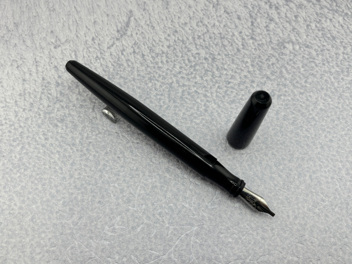 Franklin Christoph Model 66 Steel nib wide cursive Music nib - Fountain Pen