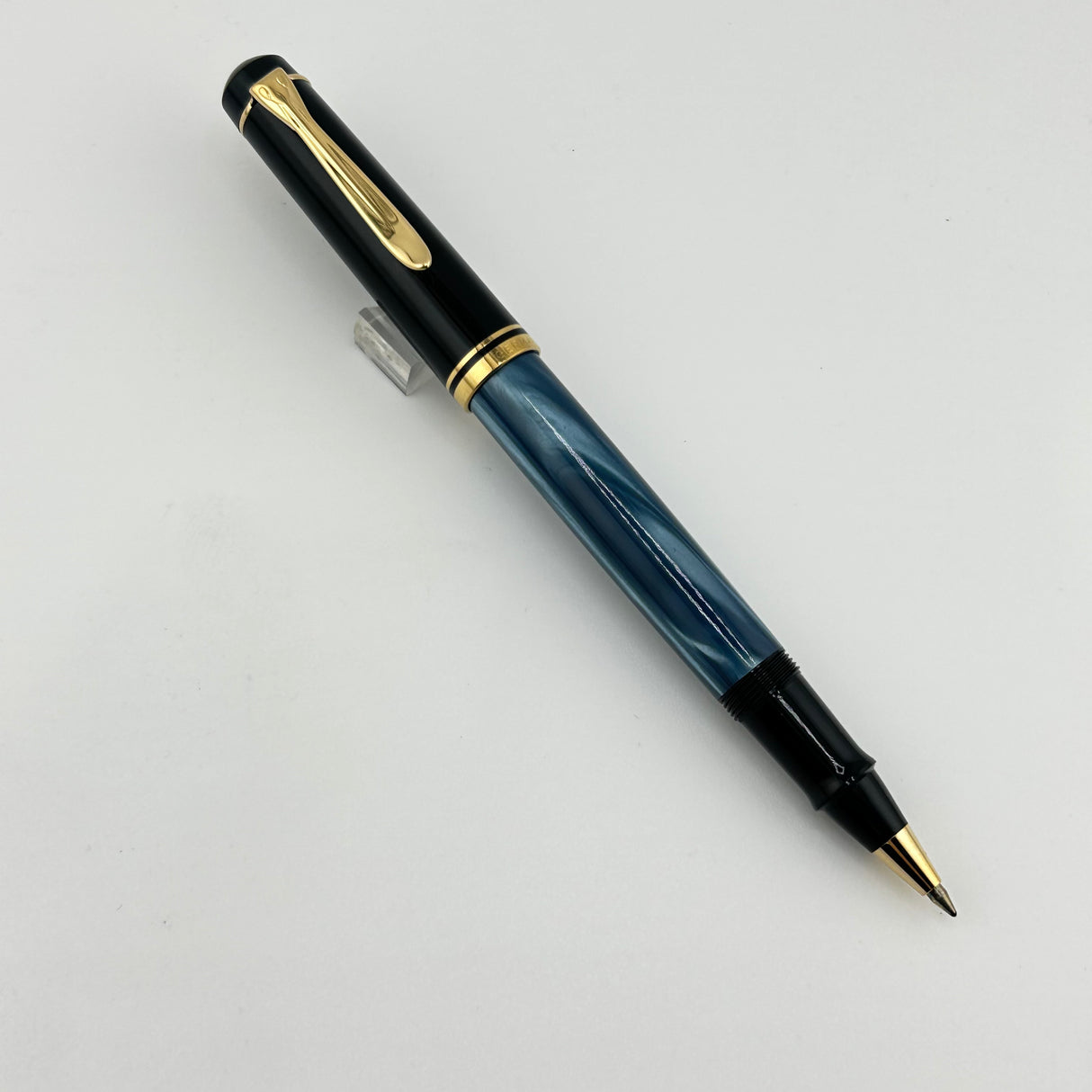 Pelikan Roller Ball Souveran R200 Black and Blue Marble circa 1997 - Roller Ball