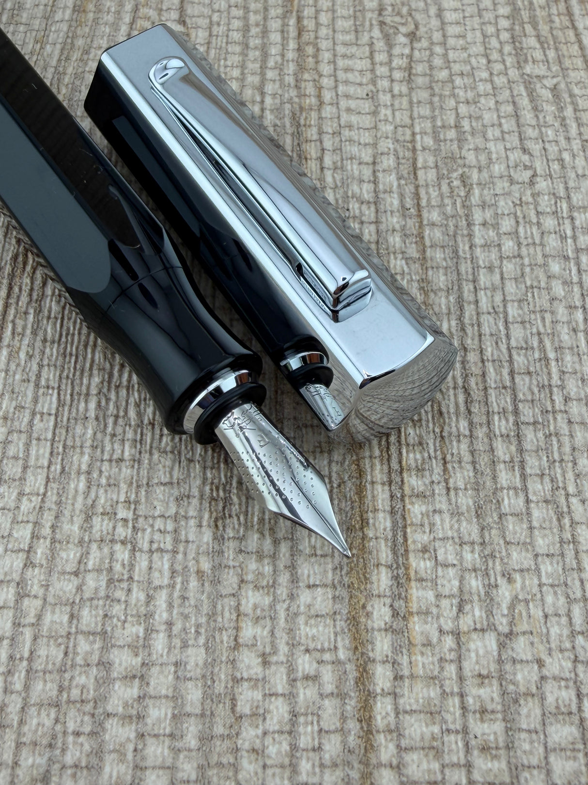 Faber Castell Special Edition Ondoro Black Chrome Cap - Fountain Pen