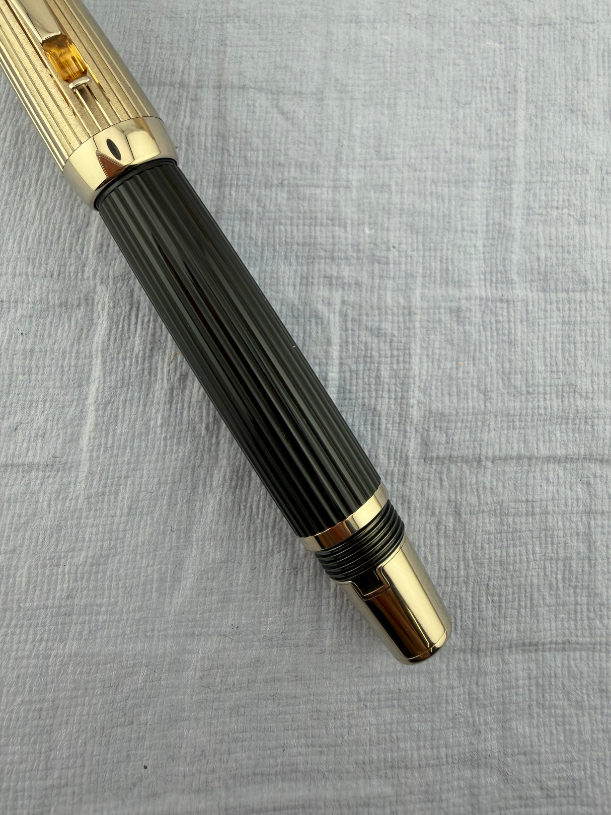 Montblanc Boheme Doue Solitaire Ligne Citrin Pinstripe Fountain Pen - Broad 18kt Gold Nib