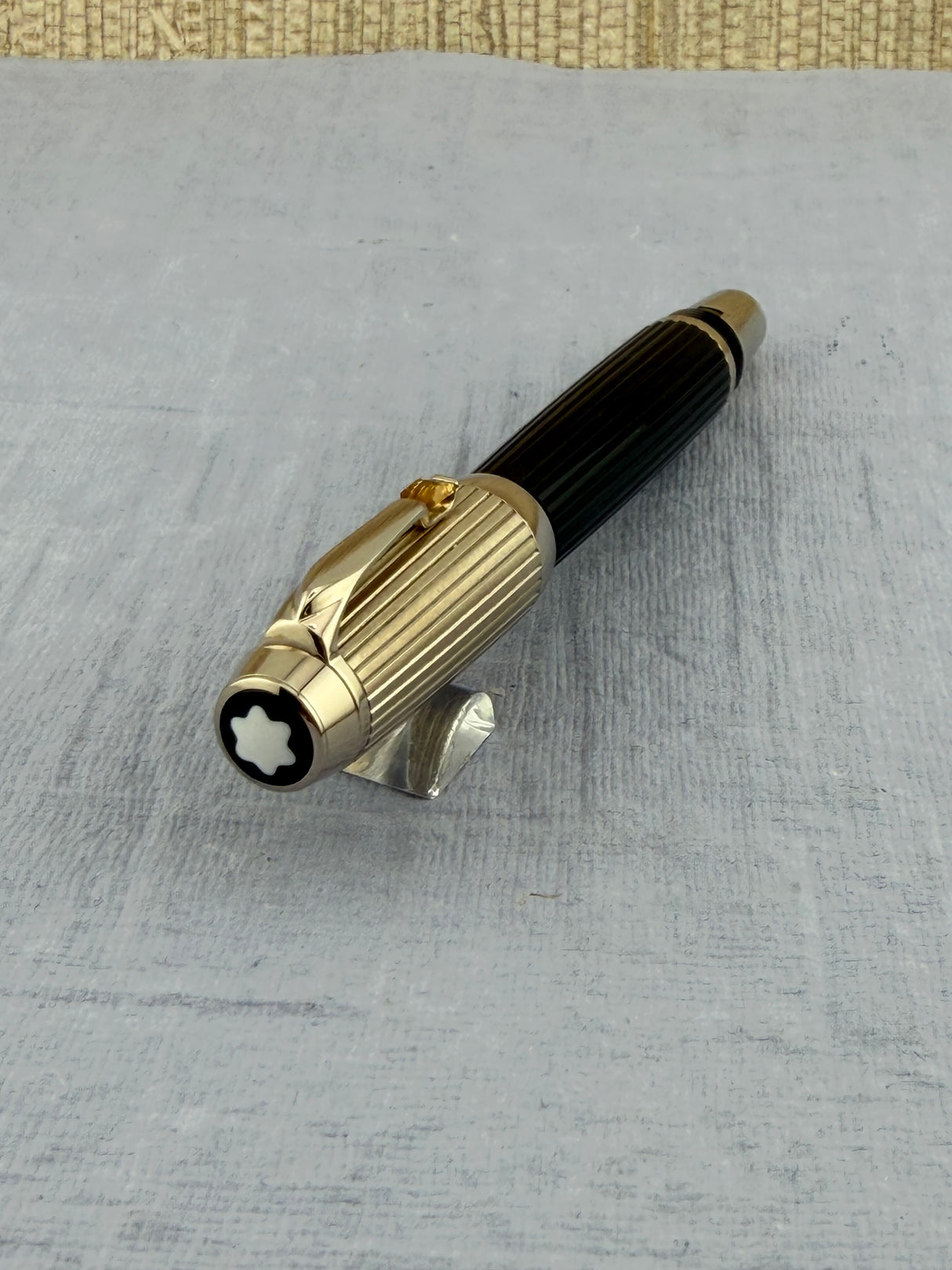 Montblanc Boheme Doue Solitaire Ligne Citrin Pinstripe Fountain Pen - Broad 18kt Gold Nib