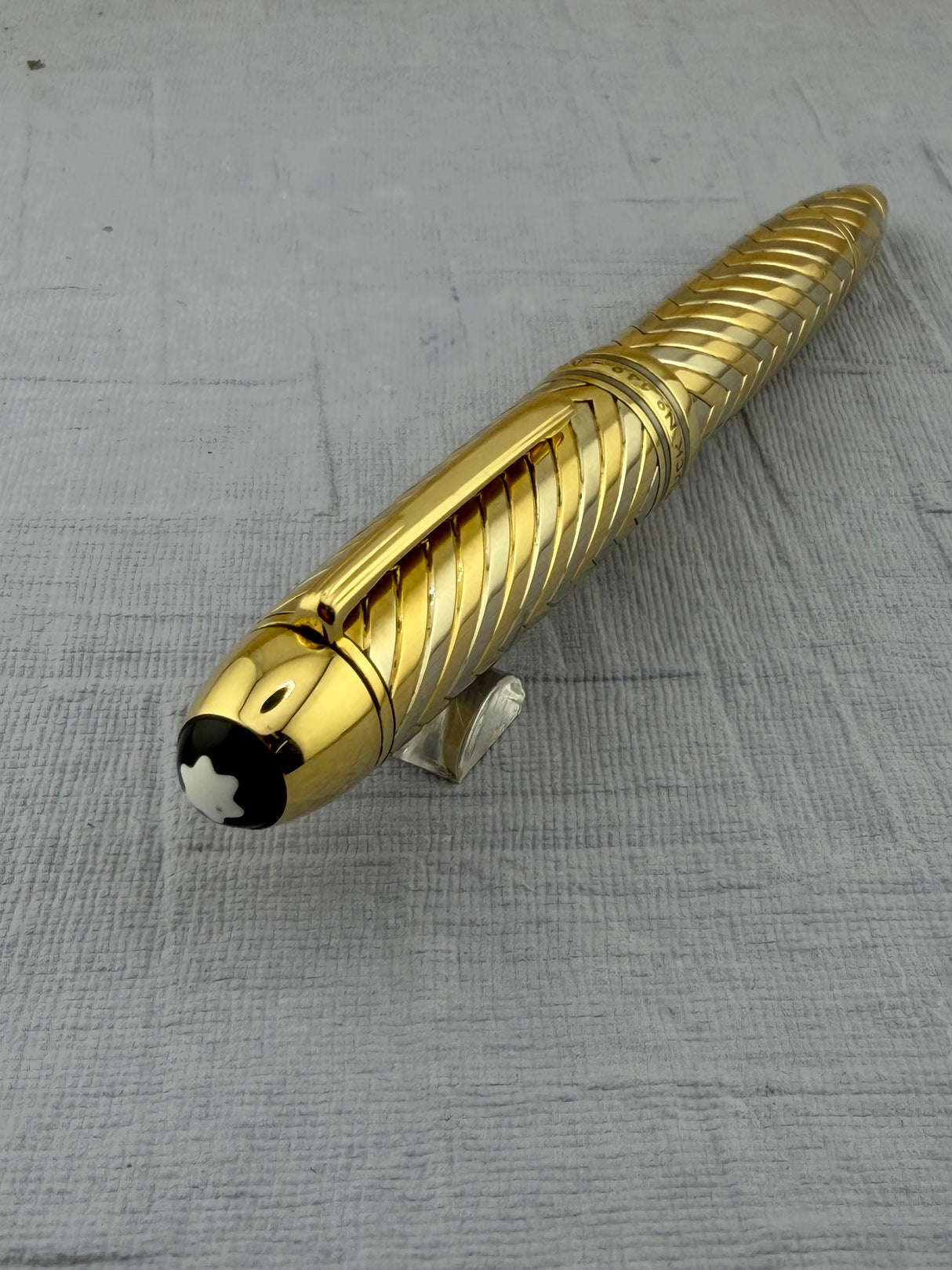 Montblanc Meisterstuck 149 Solid Golld 18kt Two-Tone Chevron Pattern Fountain Pen - The Masterpiece Montblanc 149!