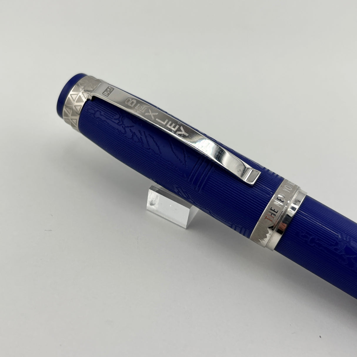 Bexley New Yorker Statue of Liberty Limited Edition Ebonite Fountain Pen - Medium 14 Kt Gold Nib