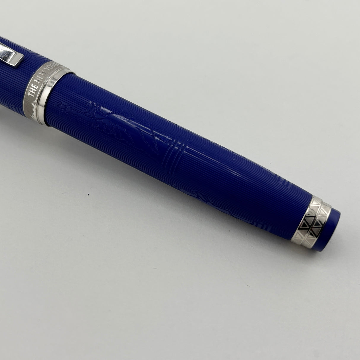 Bexley New Yorker Statue of Liberty Limited Edition Ebonite Fountain Pen - Medium 14 Kt Gold Nib