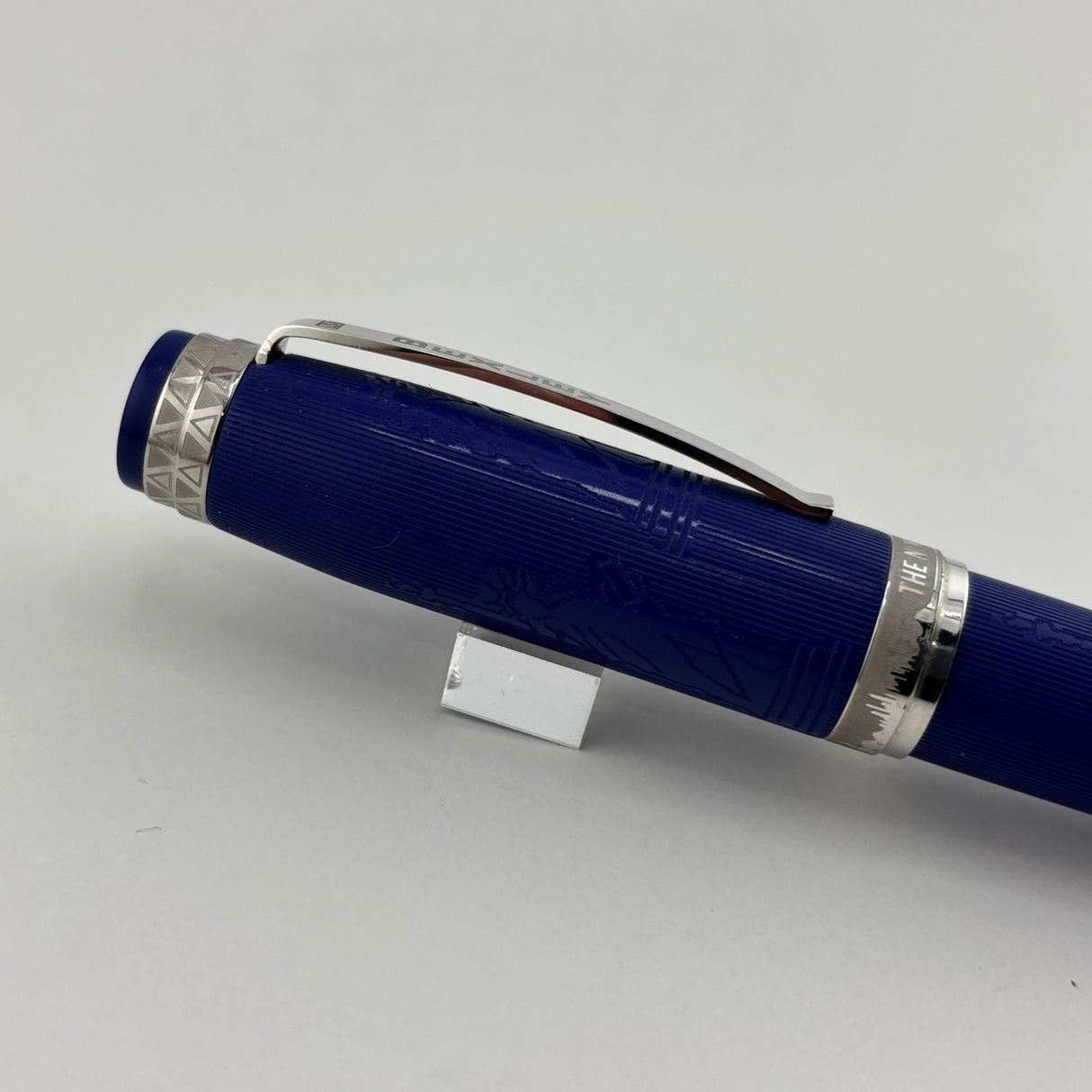 Bexley New Yorker Statue of Liberty Limited Edition Ebonite Fountain Pen - Medium 14 Kt Gold Nib