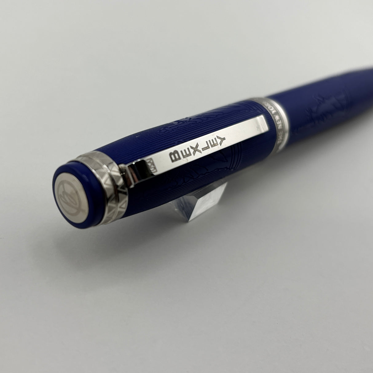 Bexley New Yorker Statue of Liberty Limited Edition Ebonite Fountain Pen - Medium 14 Kt Gold Nib