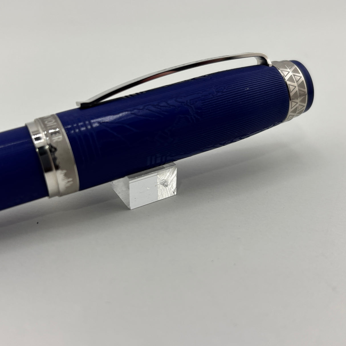 Bexley New Yorker Statue of Liberty Limited Edition Ebonite Fountain Pen - Medium 14 Kt Gold Nib