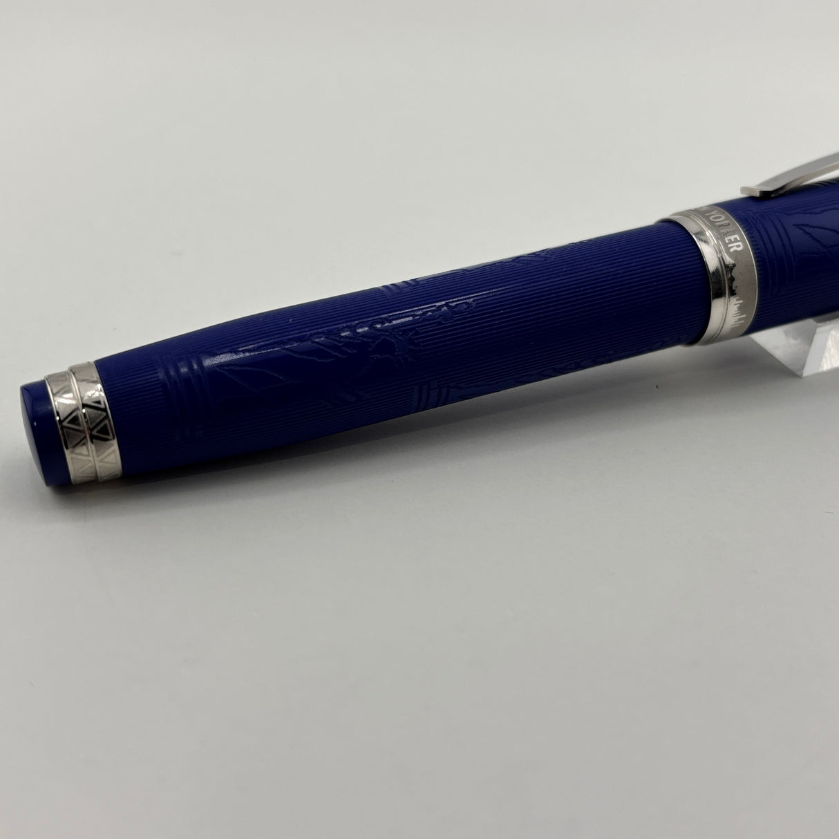 Bexley New Yorker Statue of Liberty Limited Edition Ebonite Fountain Pen - Medium 14 Kt Gold Nib