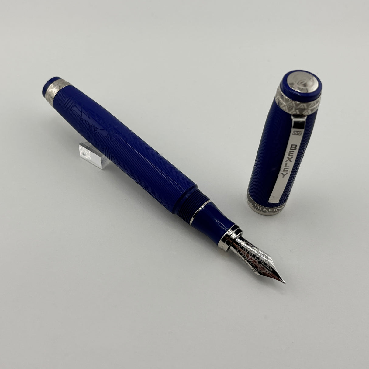 Bexley New Yorker Statue of Liberty Limited Edition Ebonite Fountain Pen - Medium 14 Kt Gold Nib