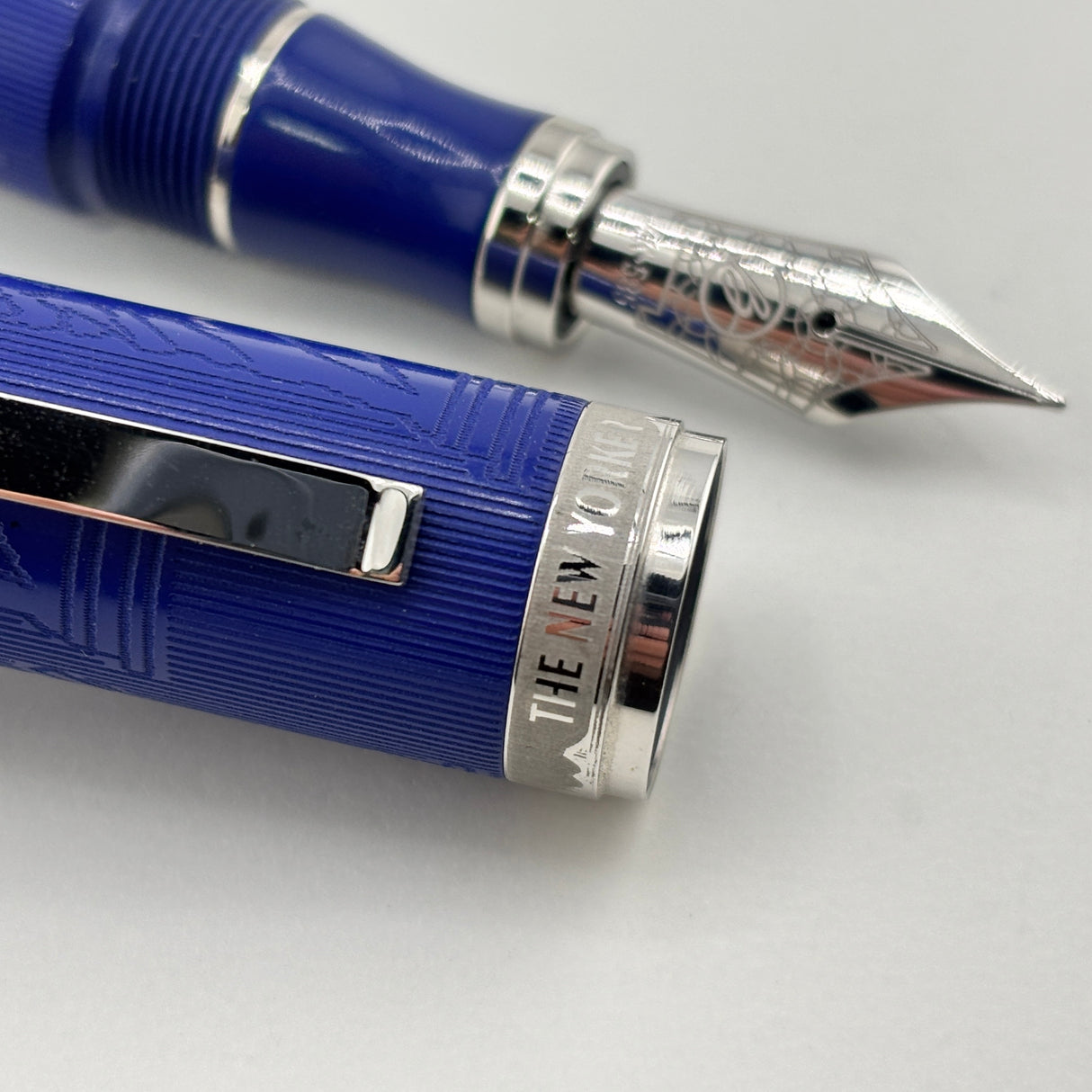 Bexley New Yorker Statue of Liberty Limited Edition Ebonite Fountain Pen - Medium 14 Kt Gold Nib