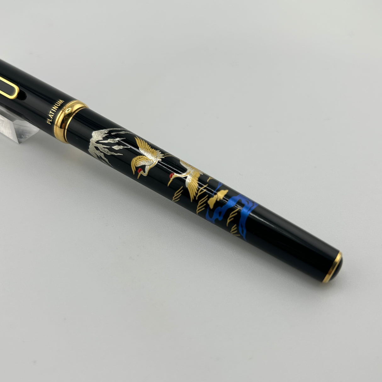 Platinum Japanese Biko "Tsuru" Crane Maki-E Roller Ball