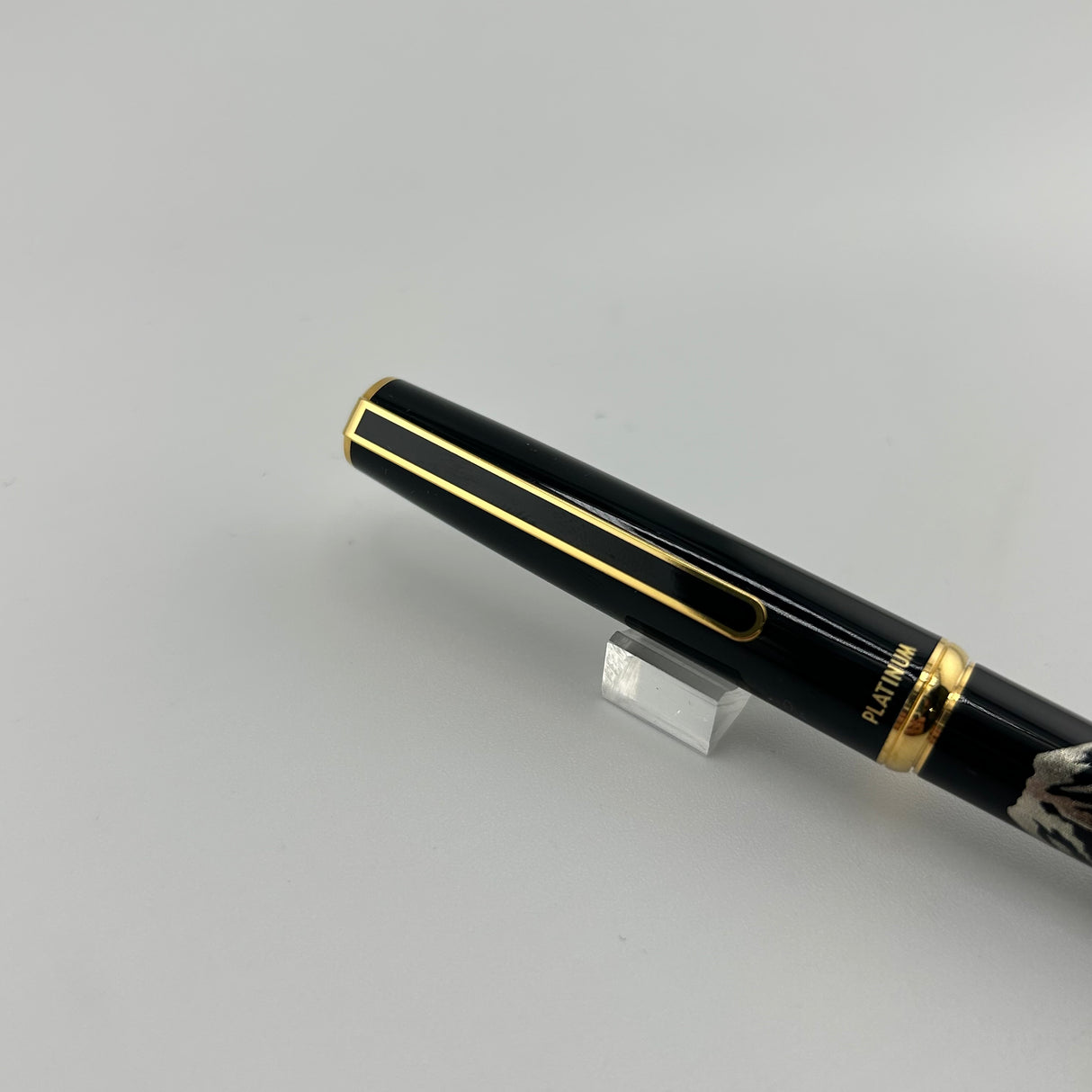 Platinum Japanese Biko "Tsuru" Crane Maki-E Roller Ball