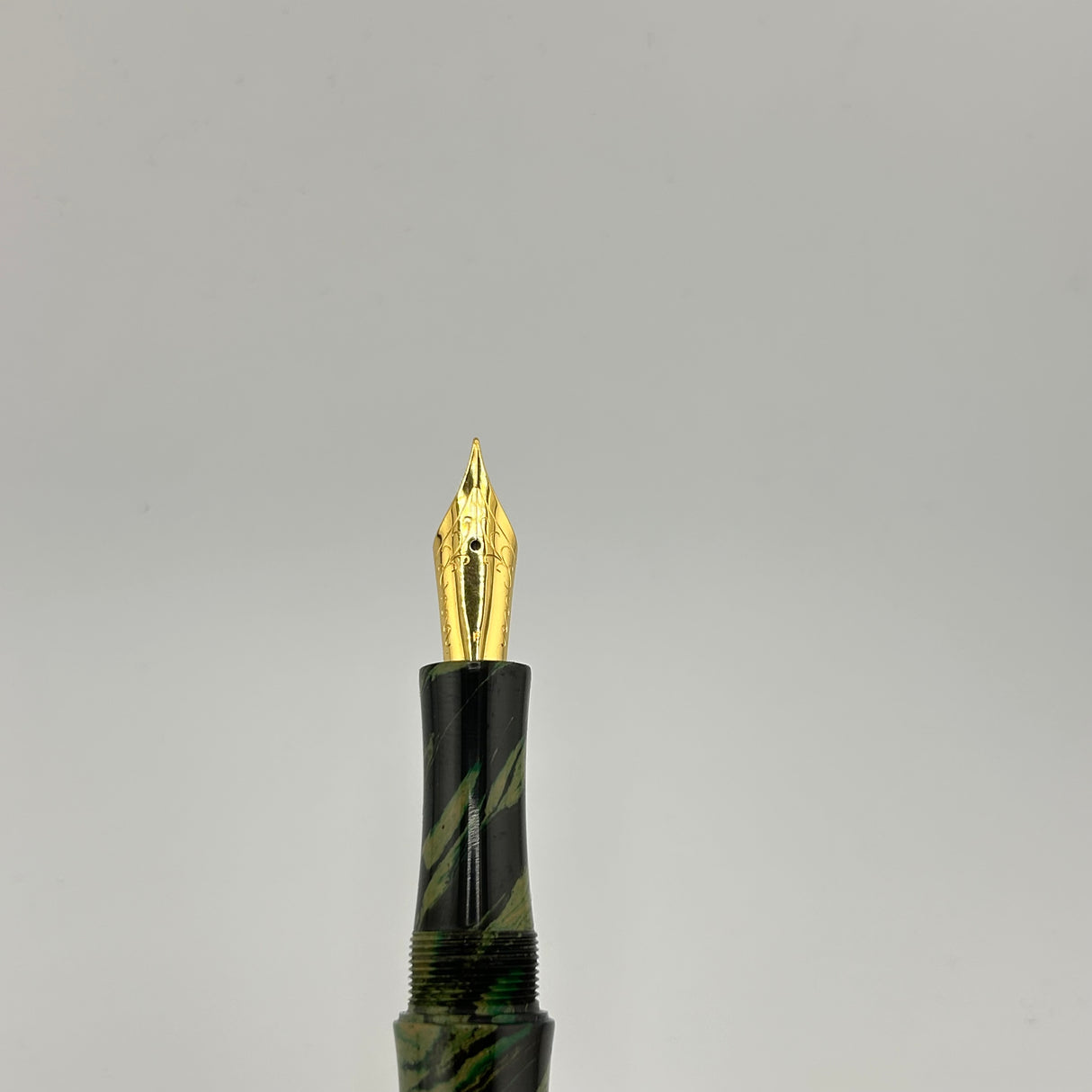Ranga India Designer 02 Premium Green Ebonite mottled - Fountain Pen