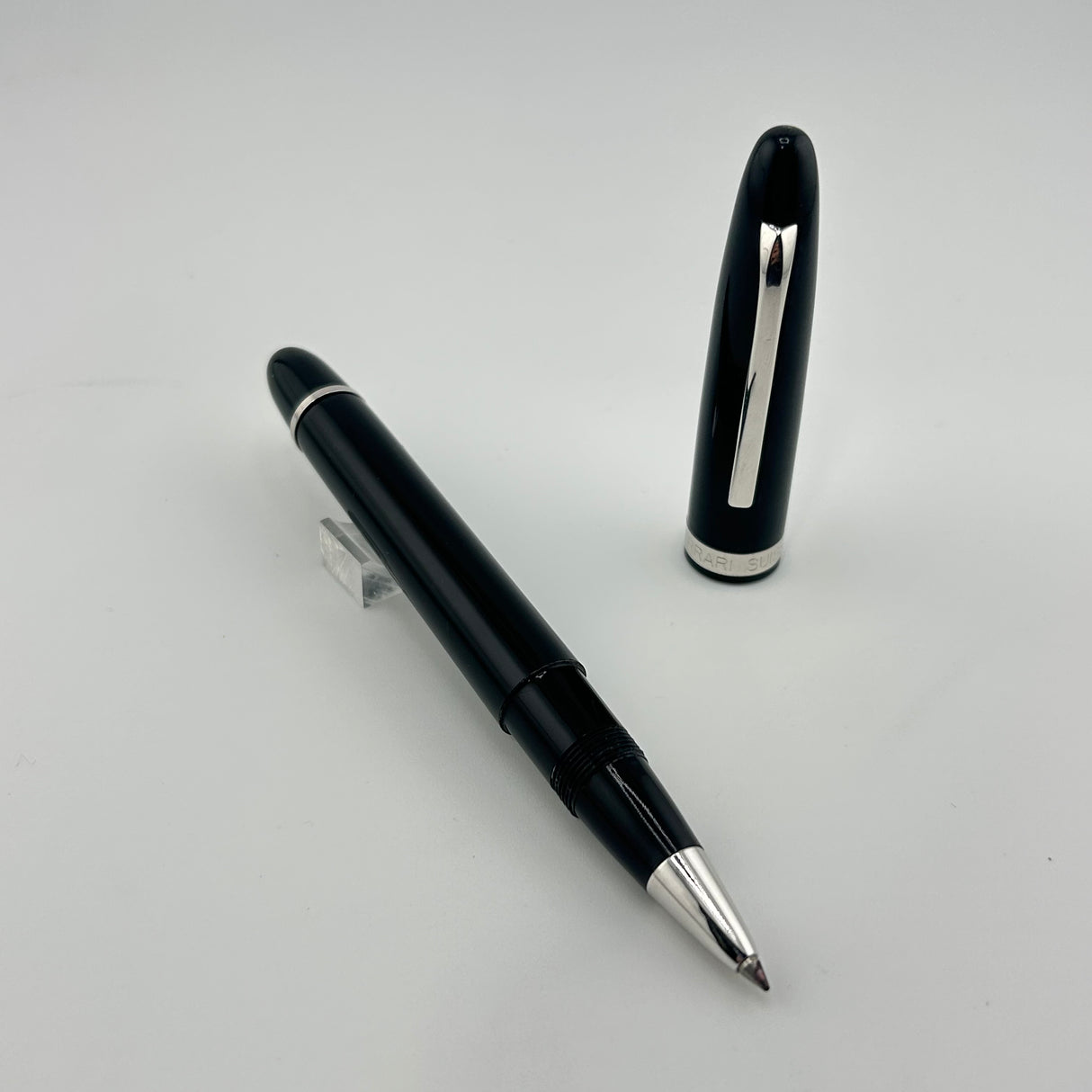 Omas Exclusive for Ferrari Suisse Black resin - Roller ball