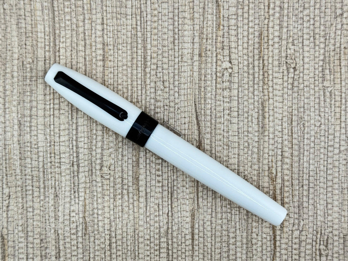 Jimmy's Pick - Montegrappa Fortuna White - Fountain Pen