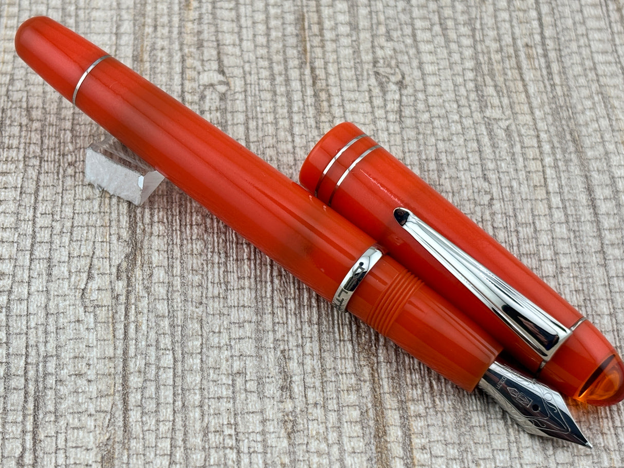 Delta 70 Anni Orange - Fountain Pen