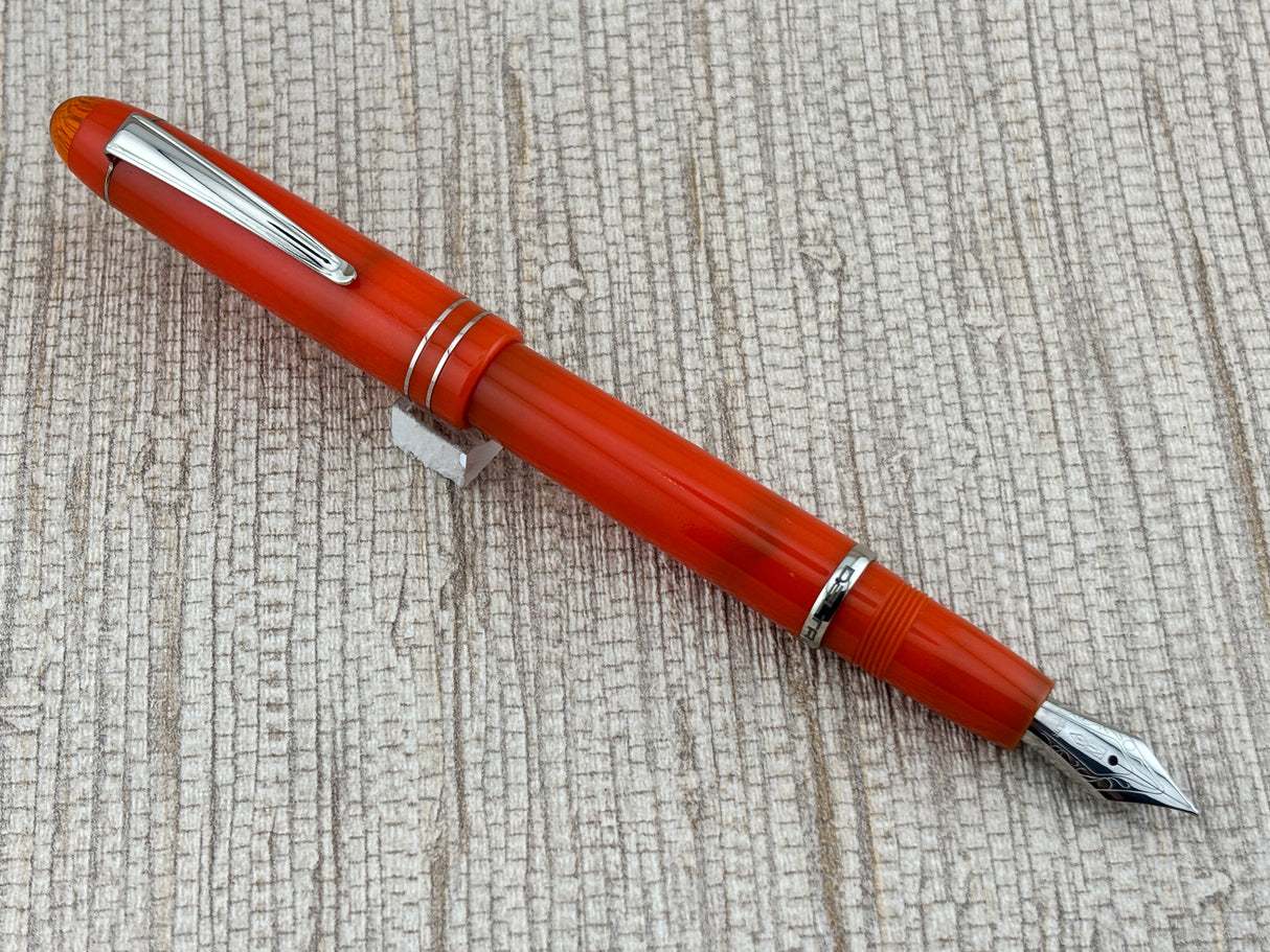 Delta 70 Anni Orange - Fountain Pen