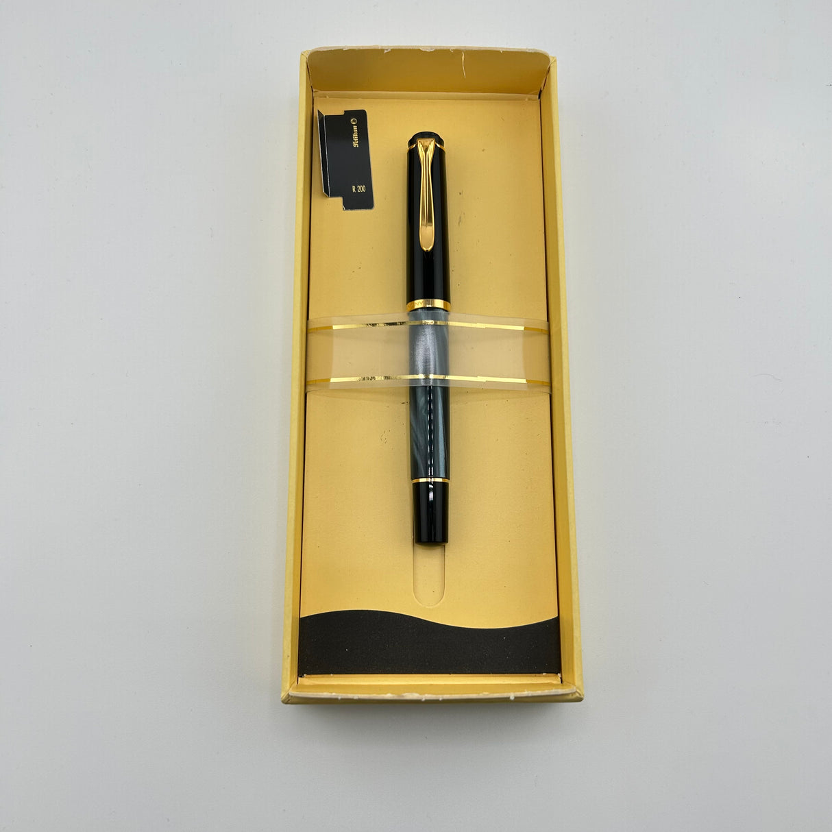 Pelikan R200 Grey Marble " old style " boxed - Roller Ball