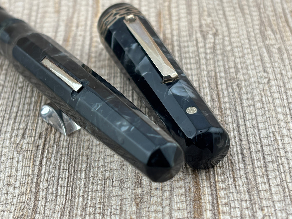 Wahl-Eversharp Doric Oversize Burma Pearl Grey Flexible nib - Rare in this condition ! Fountain Pen ED