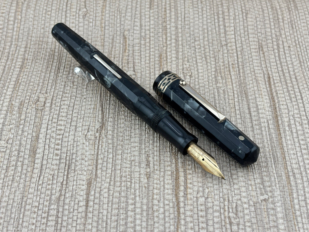 Wahl-Eversharp Doric Oversize Burma Pearl Grey Flexible nib - Rare in this condition ! Fountain Pen ED
