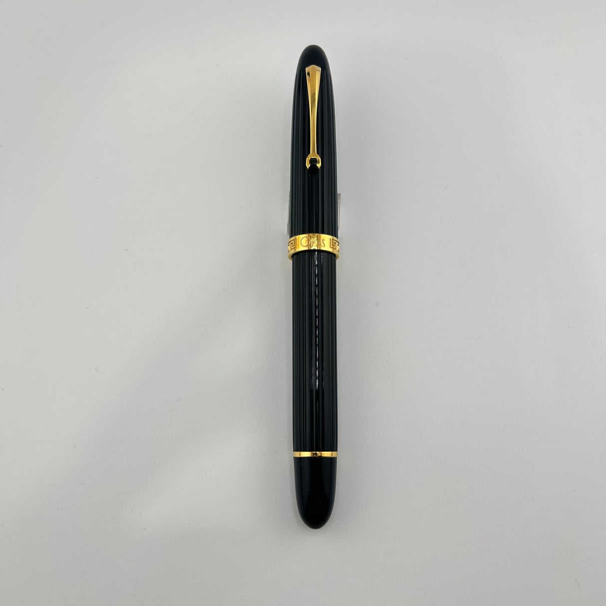 Omas Ogiva Traveller Black Vegetal Resin Fluted - Fountain pen