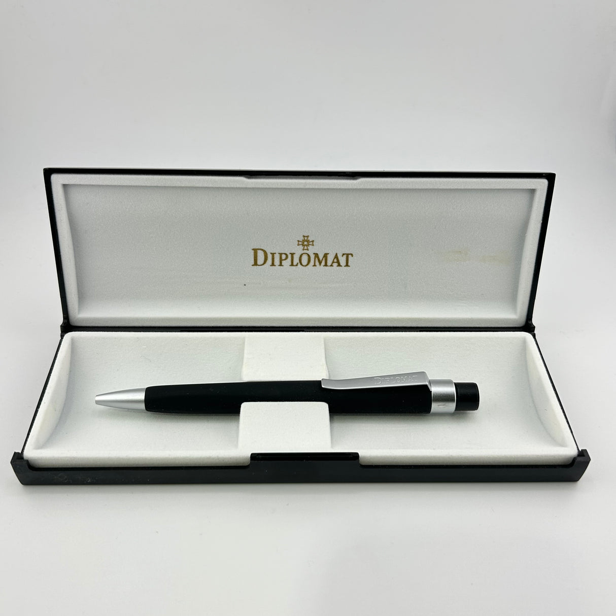 Diplomat Magnum Black Matte - Ballpoint Pen