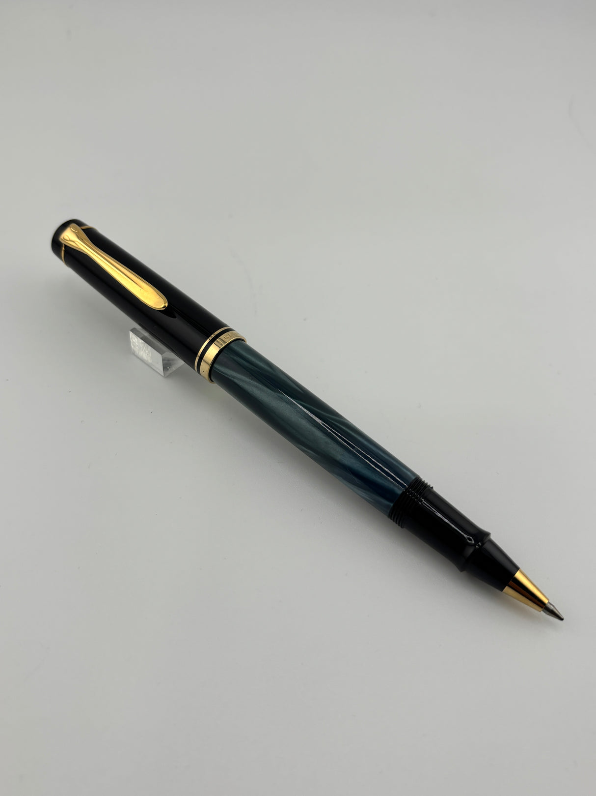 Pelikan R200 Roller Ball Grey Barrel