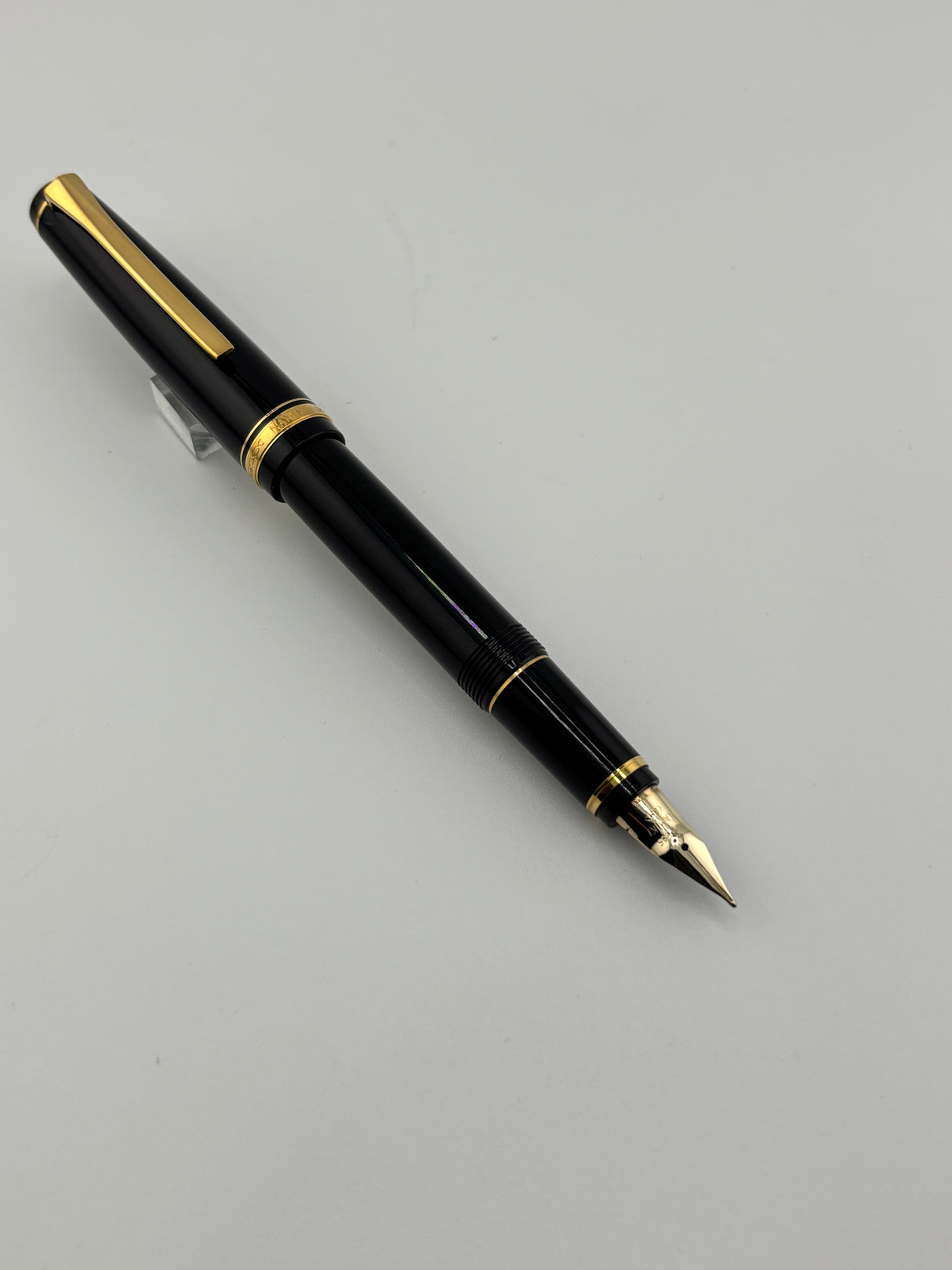 Pilot Falcon Black Soft/ Medium Gold nib 14k - Fountain Pen