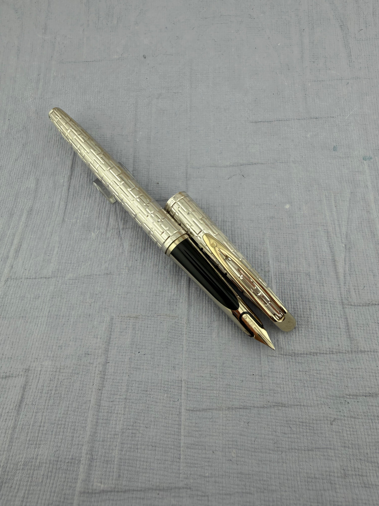Waterman CF Crocodile Finish Full Sterling Silver 925 Made in France 18k Gold Nib - Fountain Pen