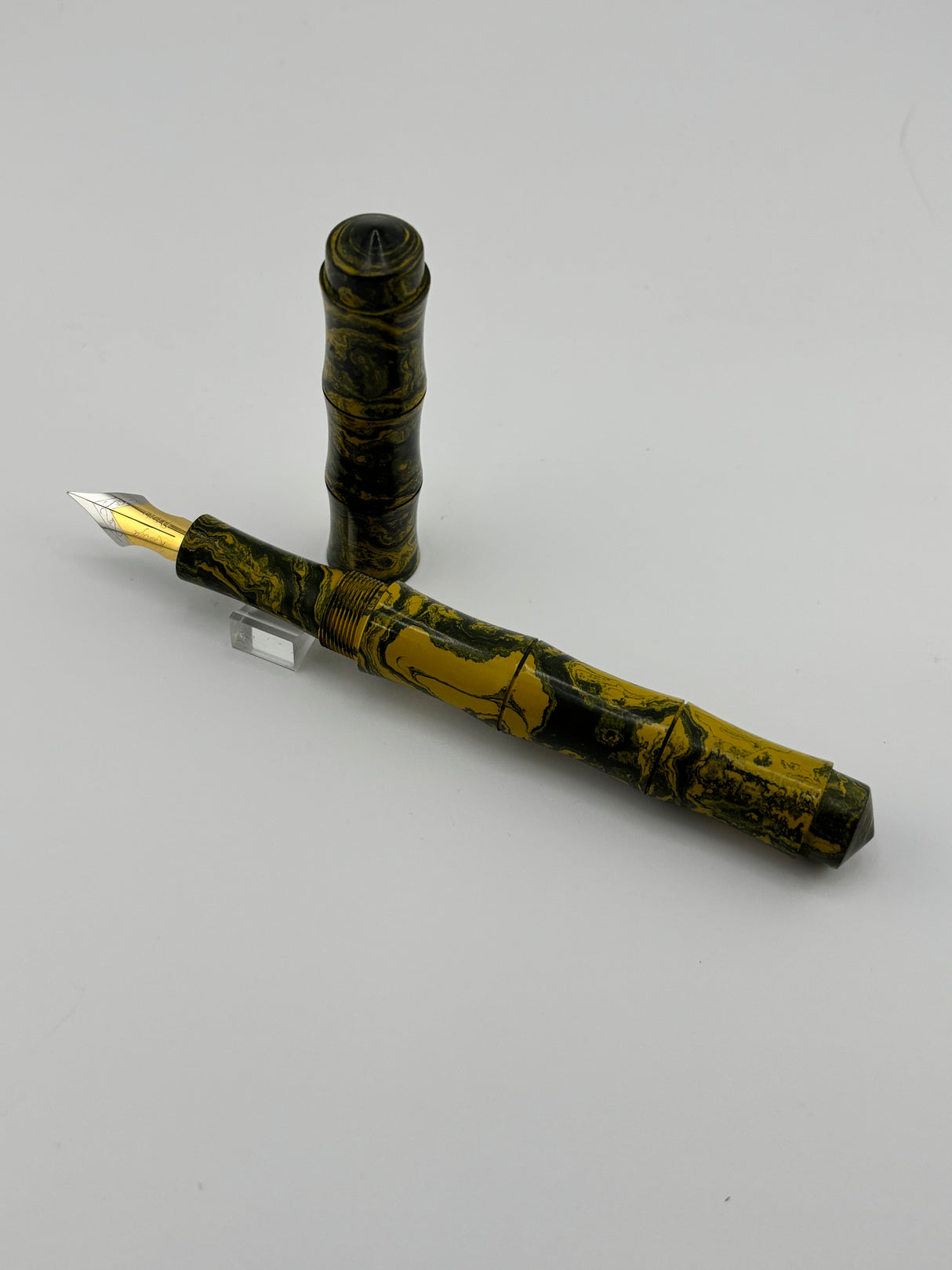 Manga Pen Yellow mottled Ebonite Bamboo shaped - Flex Nib