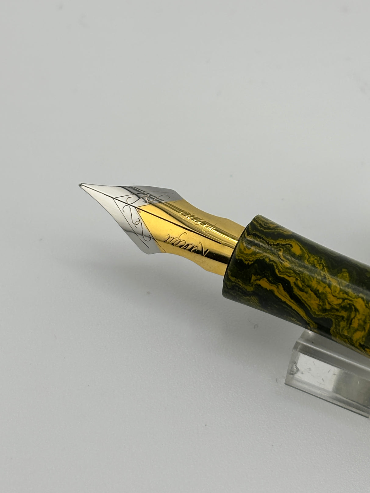 Manga Pen Yellow mottled Ebonite Bamboo shaped - Flex Nib