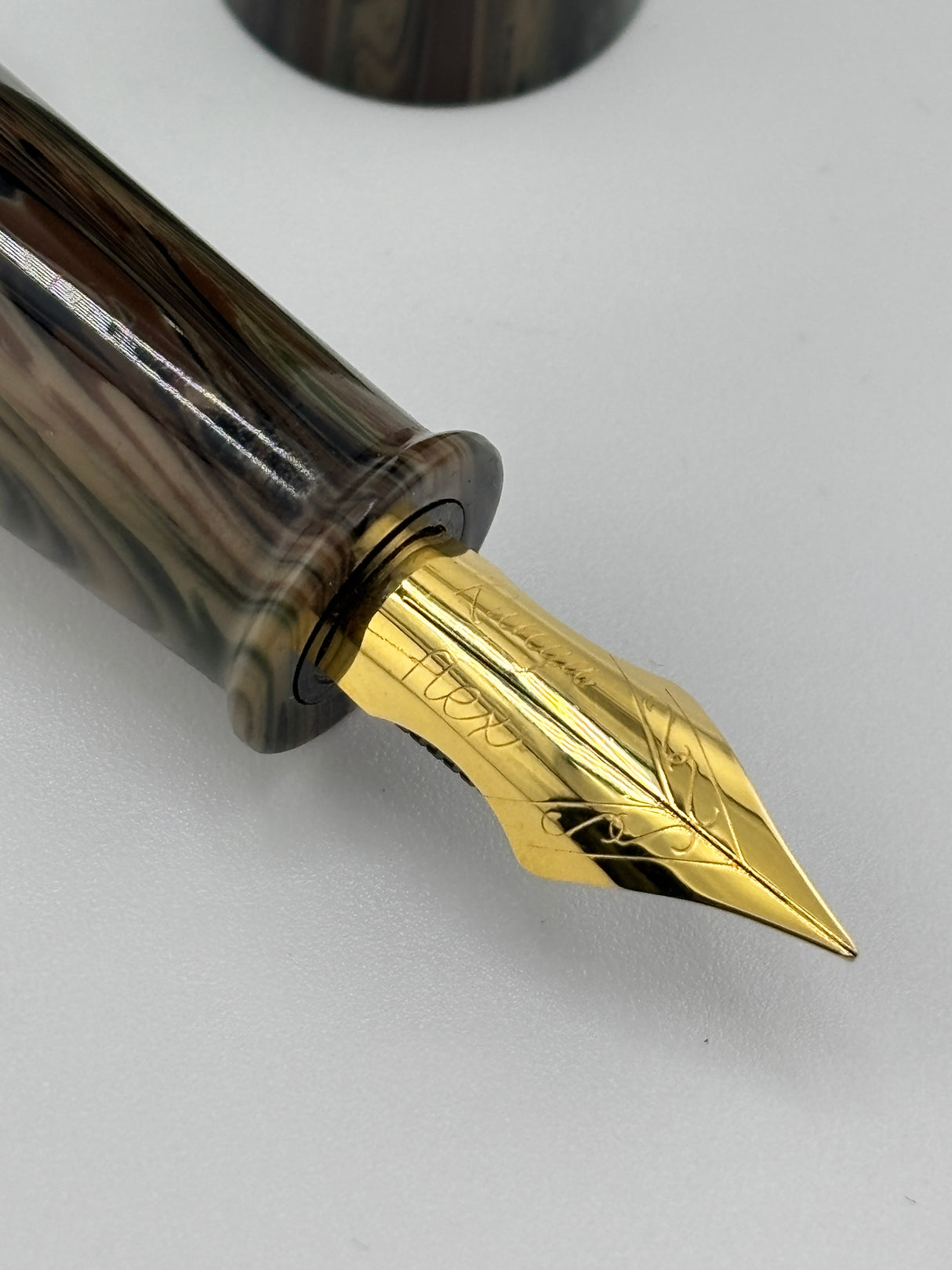 Ranga Pen huge Pen Round shape Brown Mottled - Flex nib - Fountain Pen