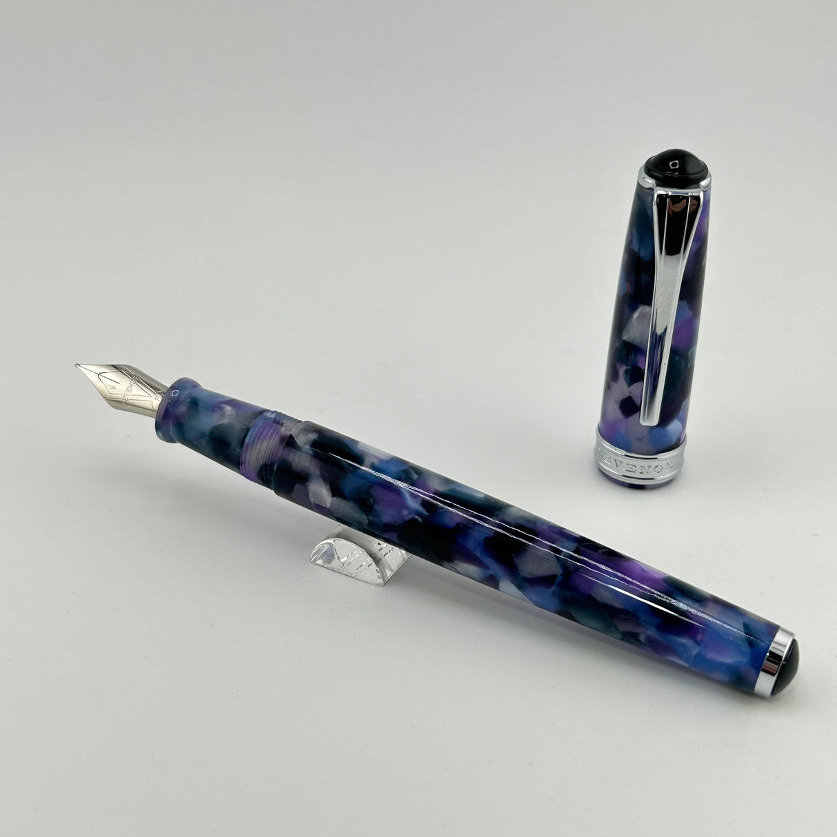 Jimmy's pick - Levenger True Writer Ultra Violet - Fountain Pen