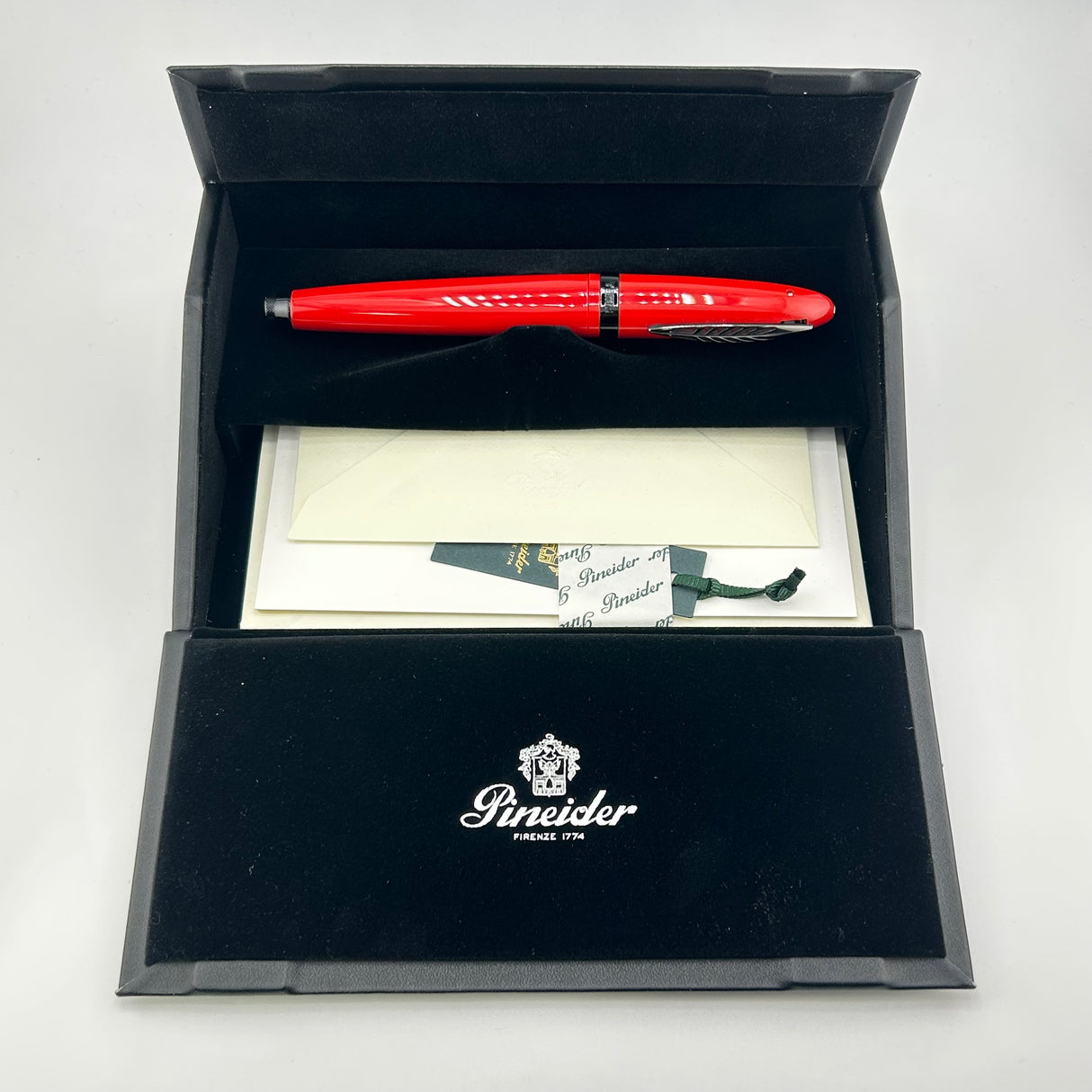 Jimmy's pick - Pineider Tempi Moderni Black on Black trim - fountain pen