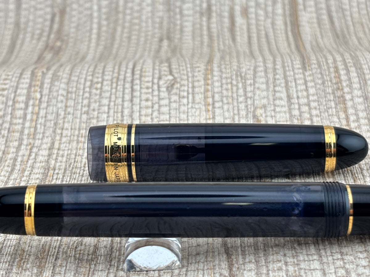 Pilot Custom 823 Black Smoke Fountain Pen - Medium 14kt Gold Nib