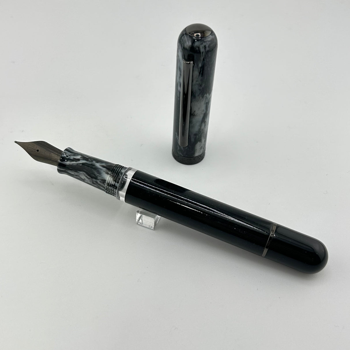 Nahvalur Voyage Cookies and Cream - Fountain Pen