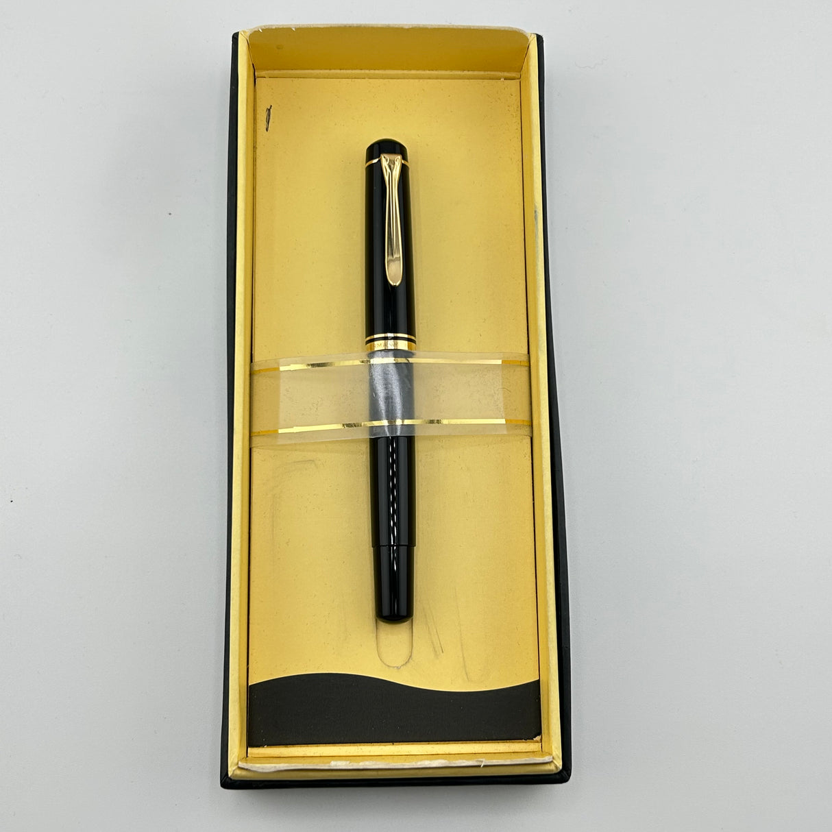 Pelikan M200 All Black Gold Trim - Rollerball