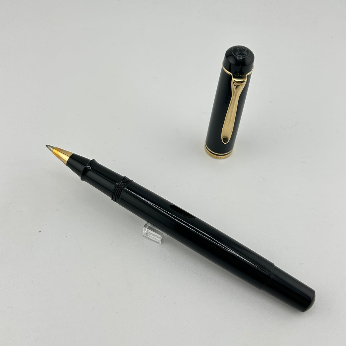 Pelikan M200 All Black Gold Trim - Rollerball