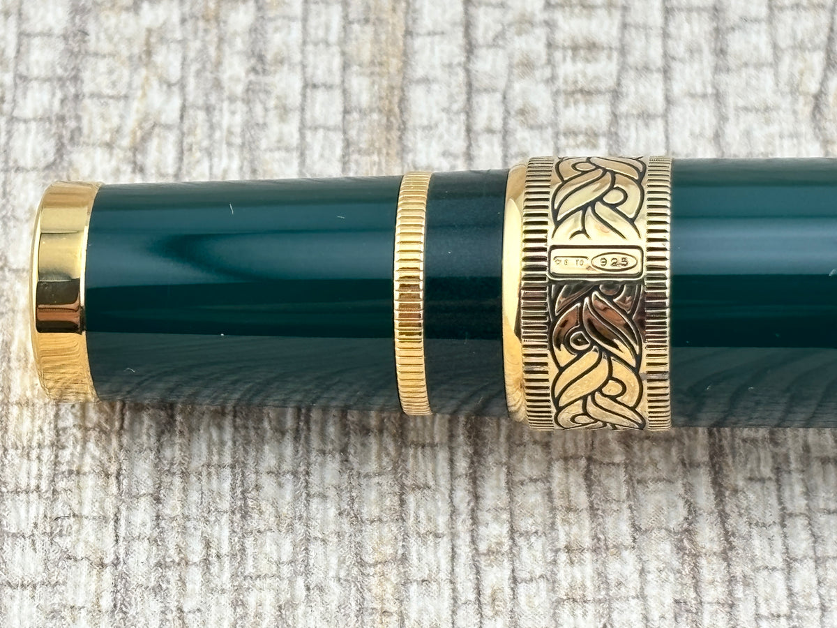 Aurora Dante Alighieri Green Lacquered Limited Edition Fountain Pen - Medium 18kt Gold Nib