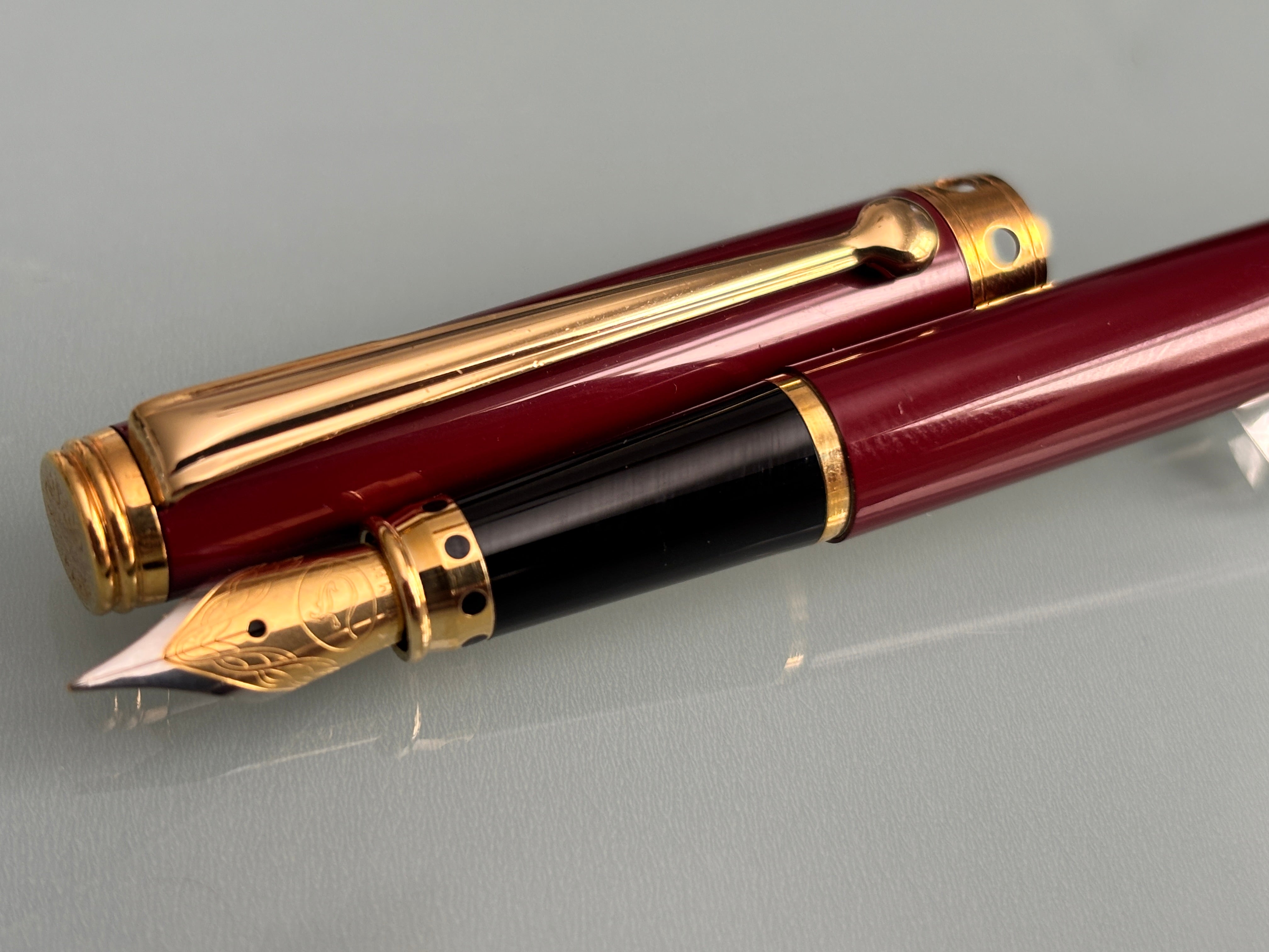 Reden's Paris Burgundy Made in France  - Fountain Pen circa 1985
