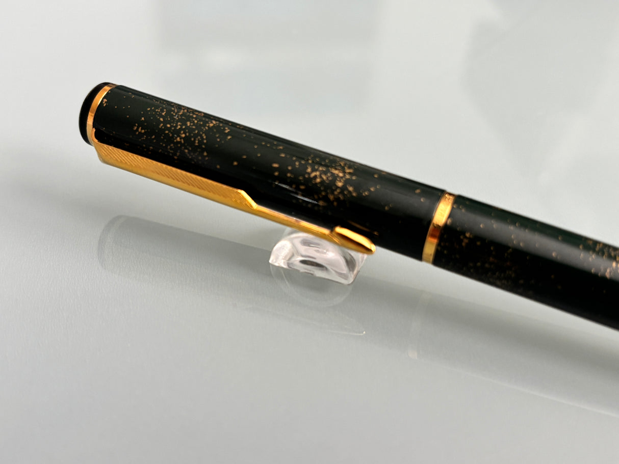 Parker Rialto Black Gold Dust - Made in UK - Roller Ball