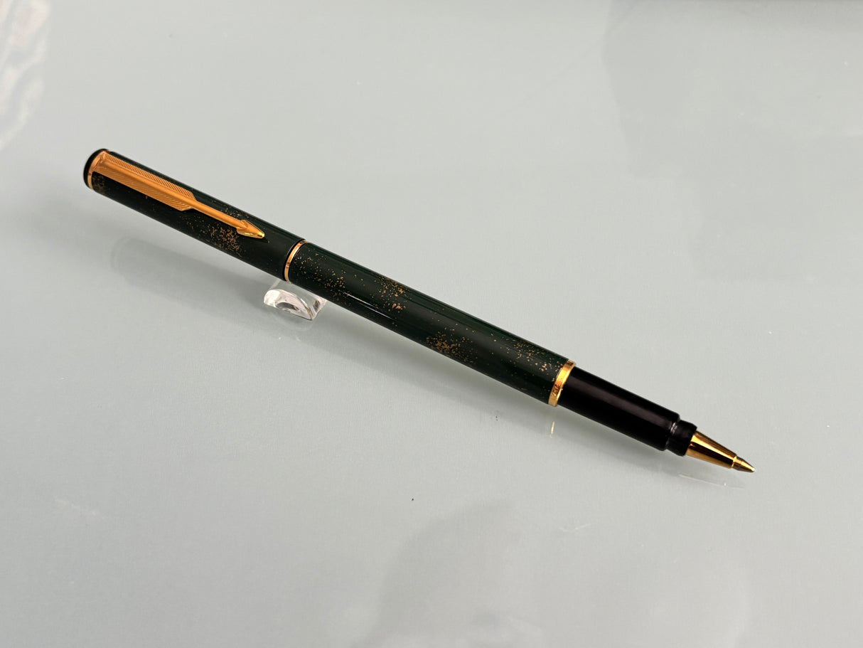 Parker Rialto Black Gold Dust - Made in UK - Roller Ball