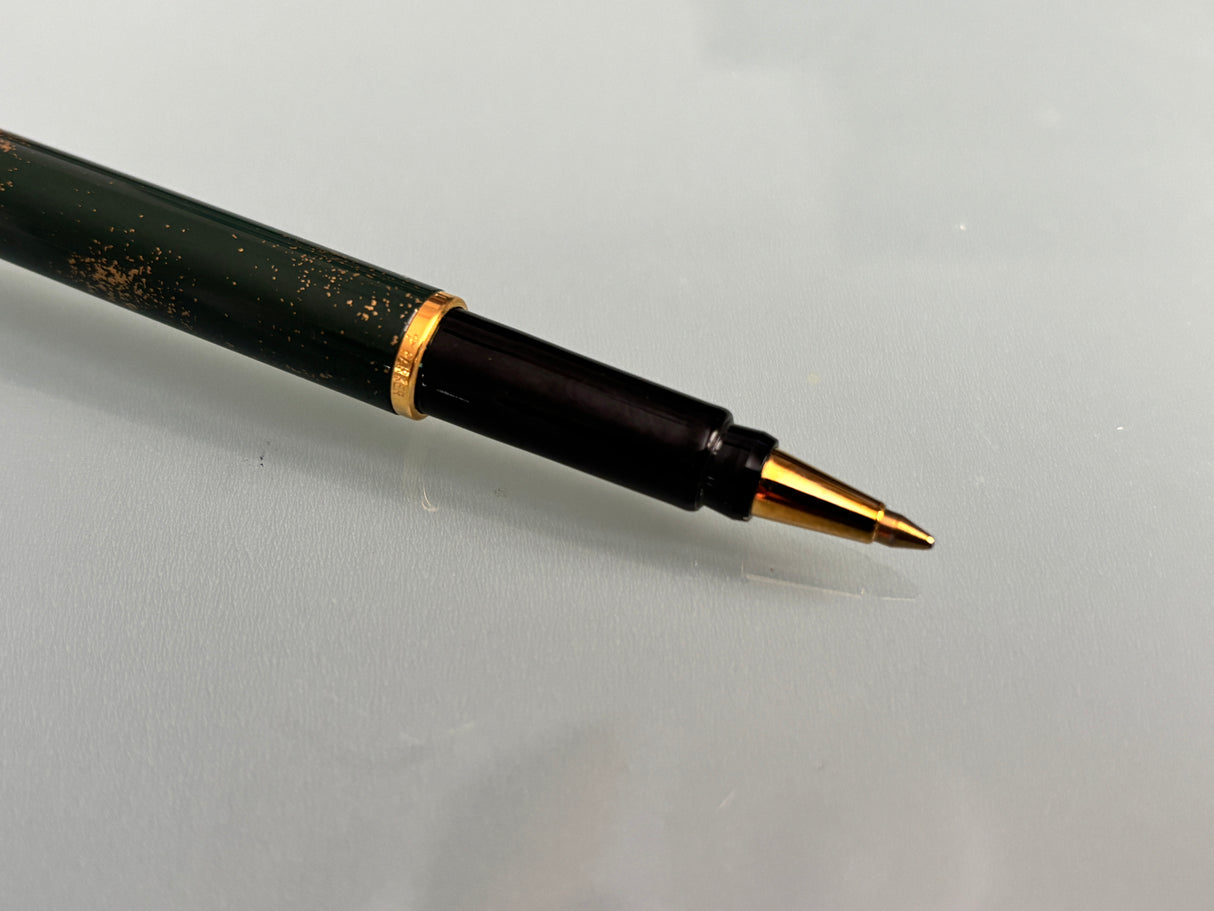 Parker Rialto Black Gold Dust - Made in UK - Roller Ball