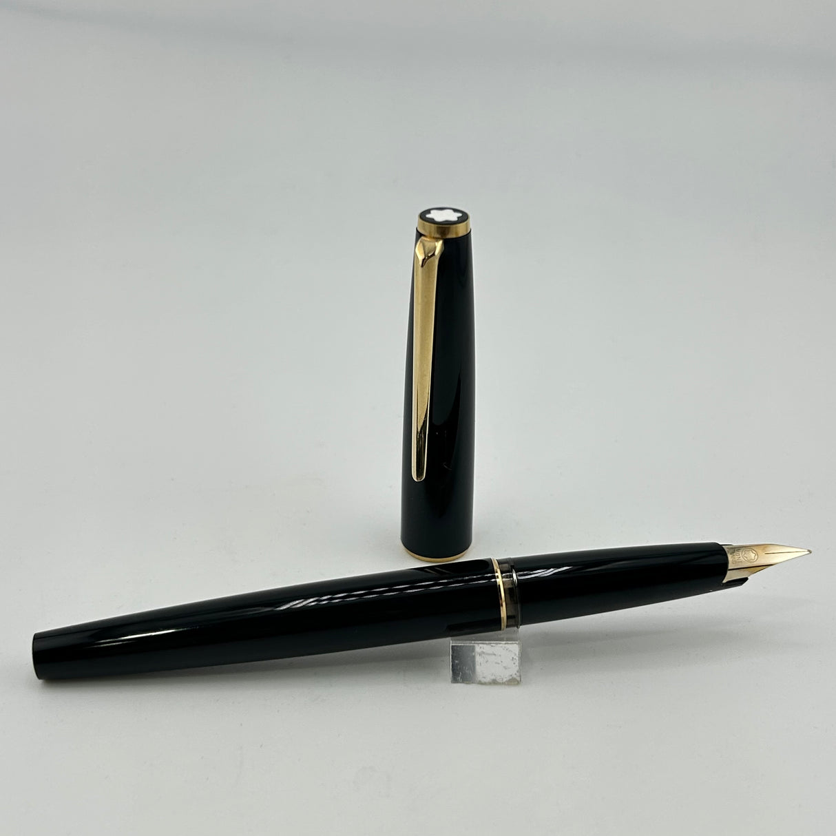 Montblanc Classic Black Resin circa 1990 - Fountain Pen