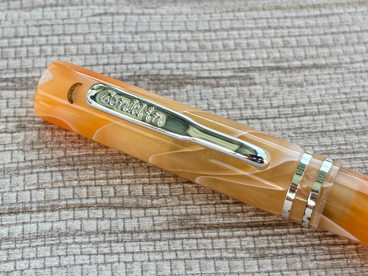 Jimmy's Pick - Conklin Ohio Peach and Cream Gold Nib 14k 585 Broad - Fountain Pen