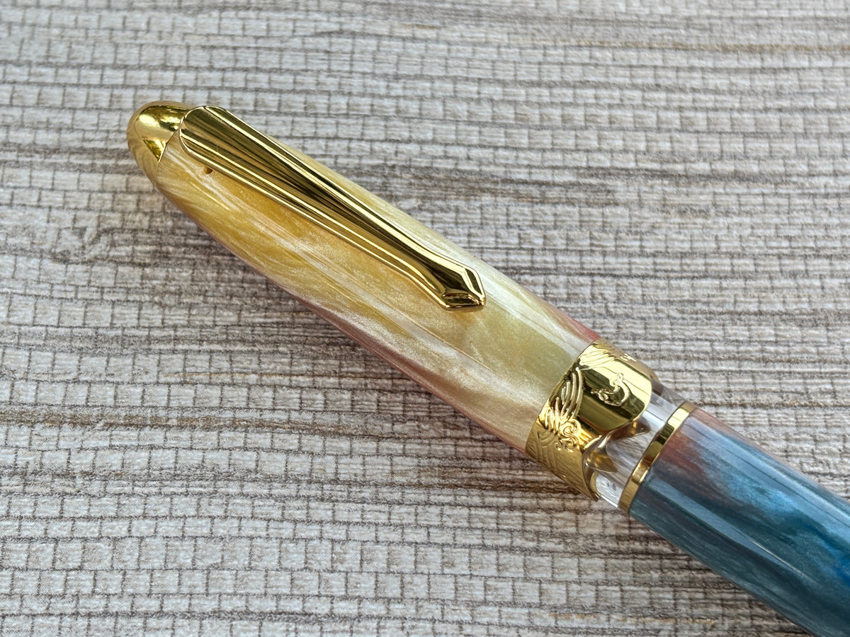 Jimmy's Pick - Nahvalur Horizon Dusk Gold Trim - Fountain Pen