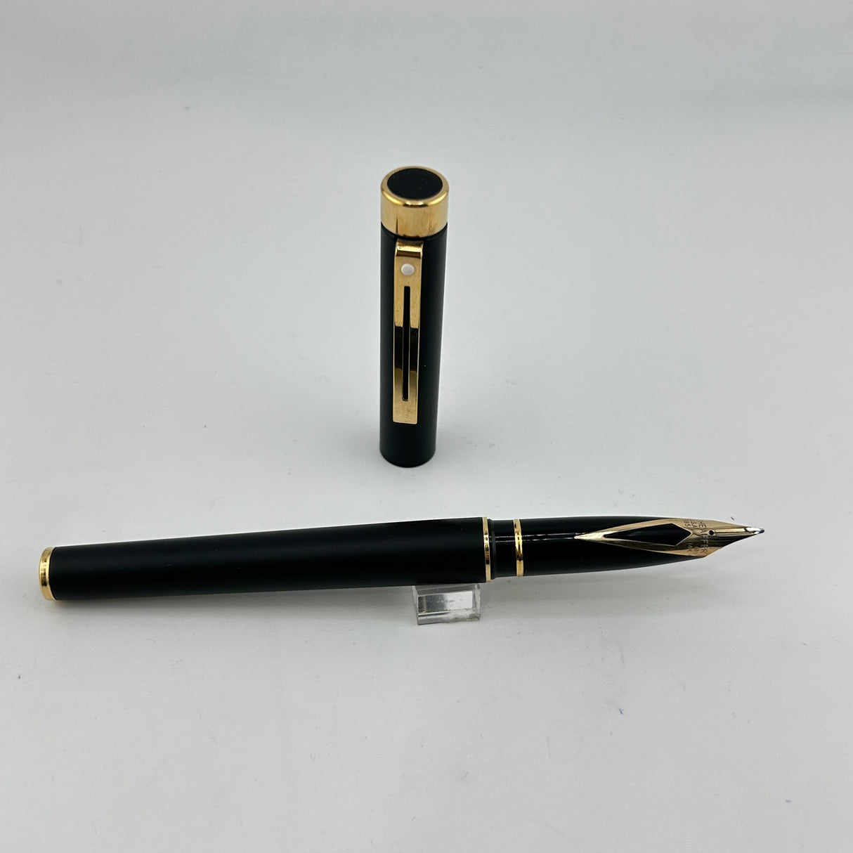 Sheaffer Targa Black Matte Gold nib 14K - Fountain Pen