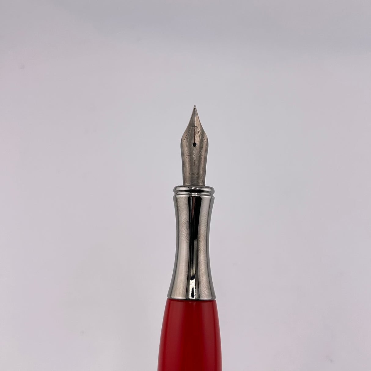 Levenger Samba Red Titanium nib - Fountain Pen