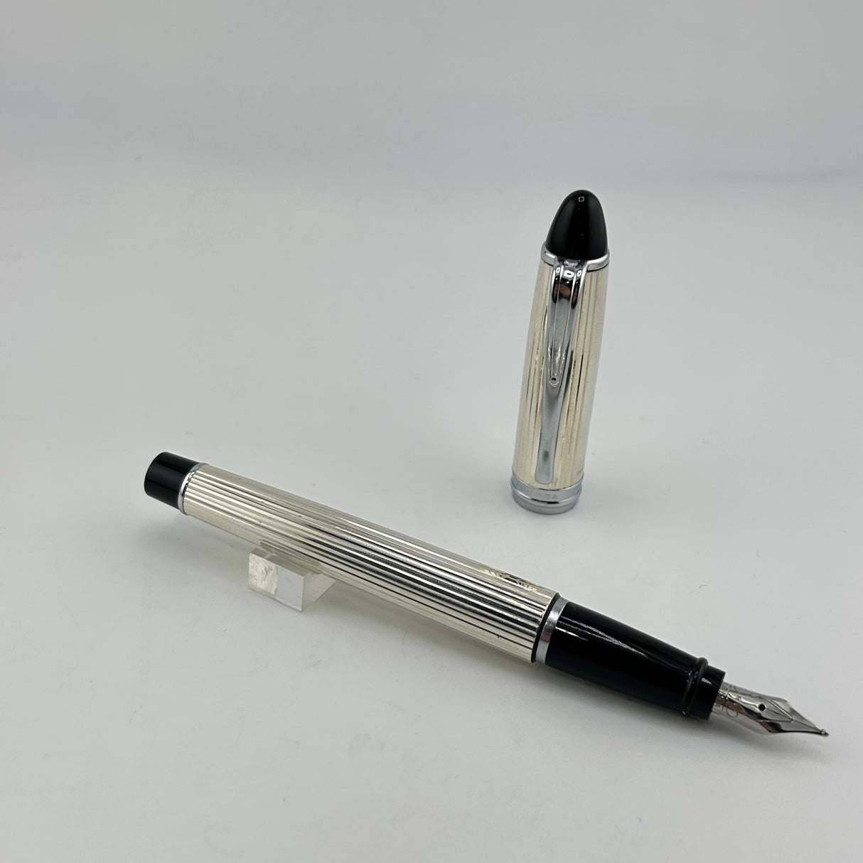 Aurora Ipsilon Sterling Silver 925 fluted overlays - Fountain Pen